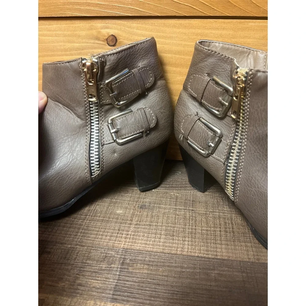 Love University Womens Taupe Faux Leather Ankle Boots Side Zip Buckle Block Heel